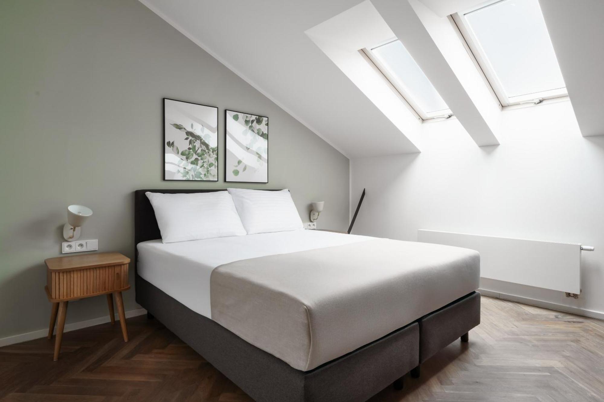Limehome Prague Halkova Luaran gambar