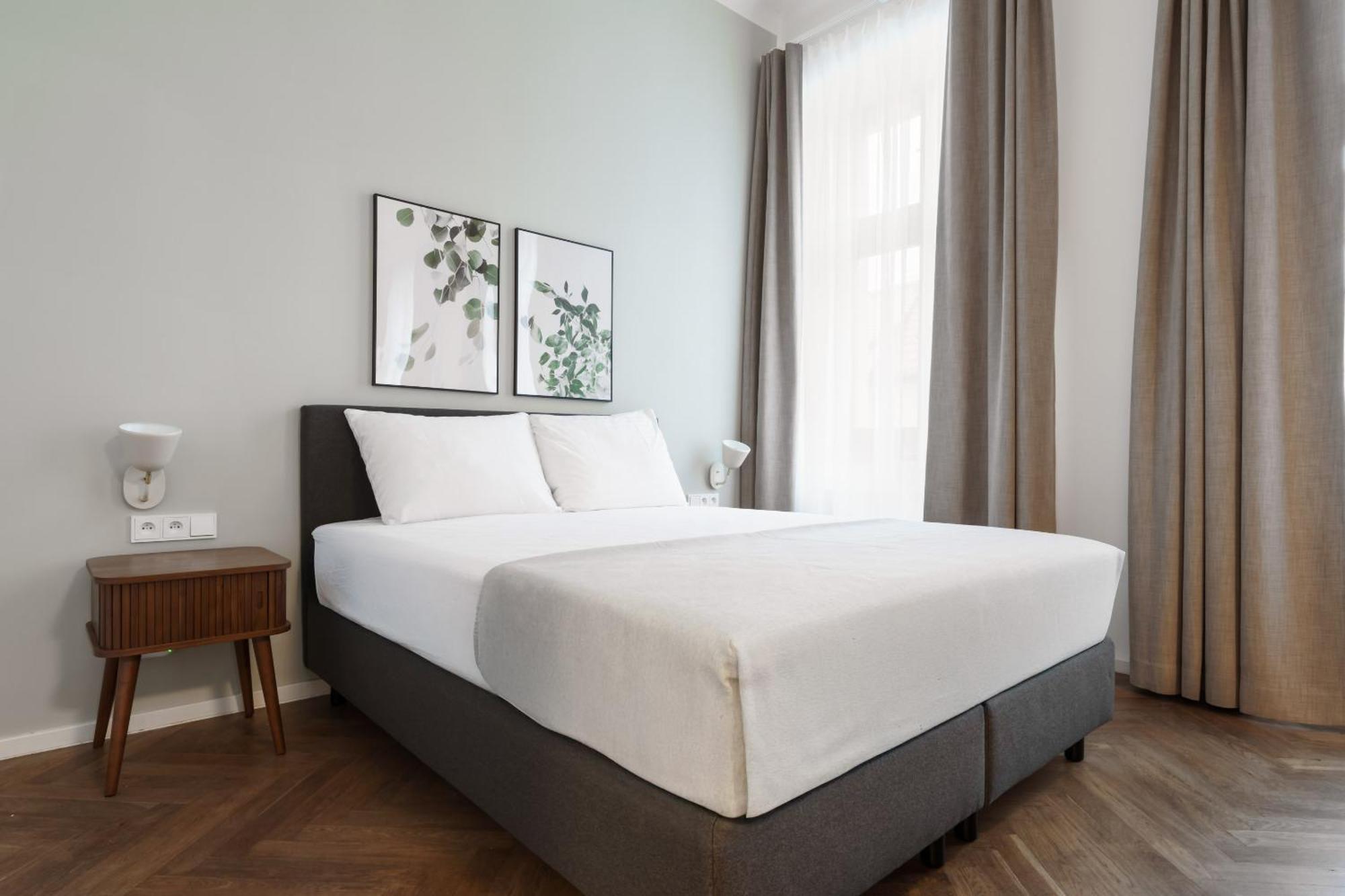 Limehome Prague Halkova Luaran gambar