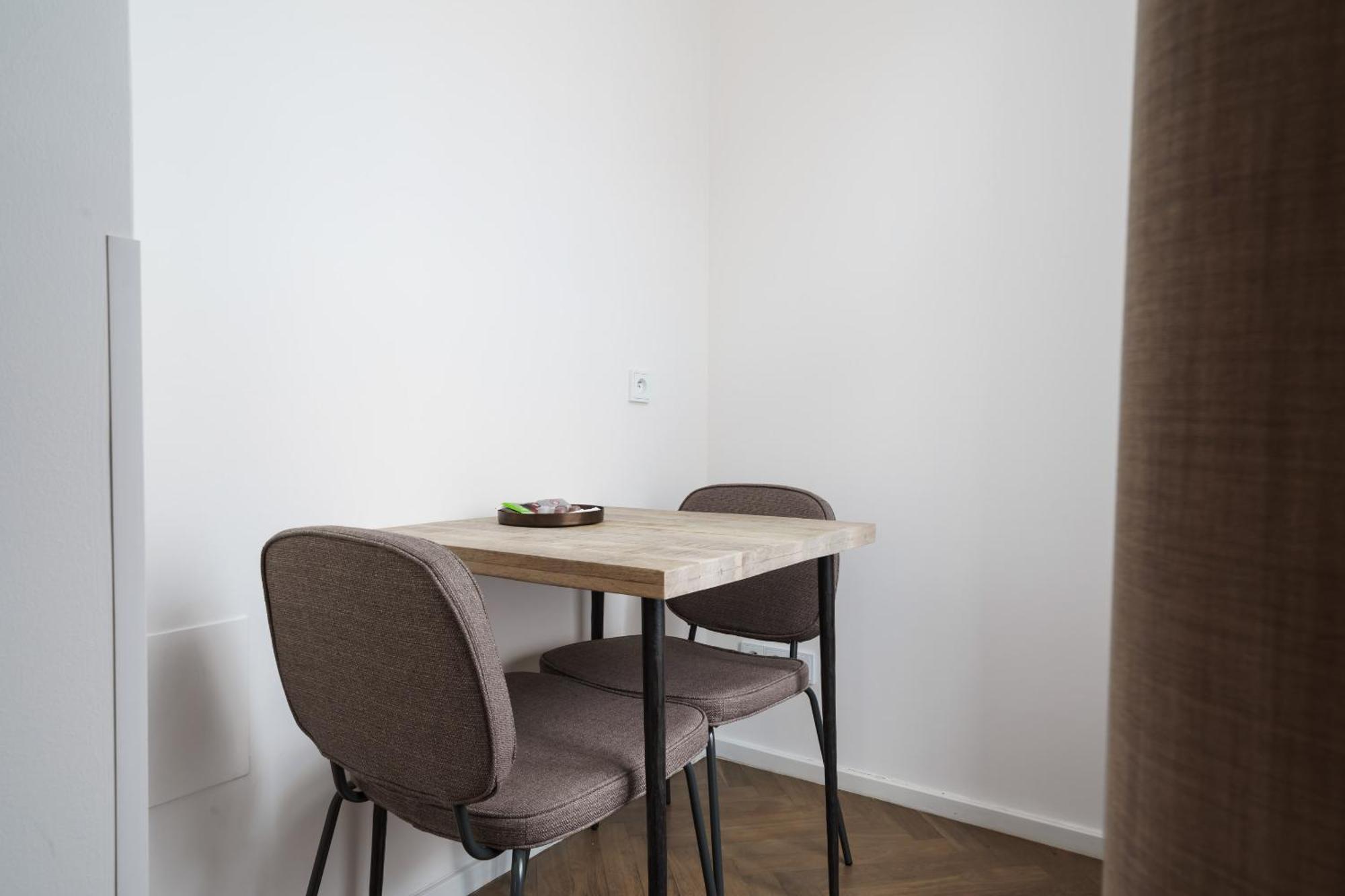 Limehome Prague Halkova Bilik gambar